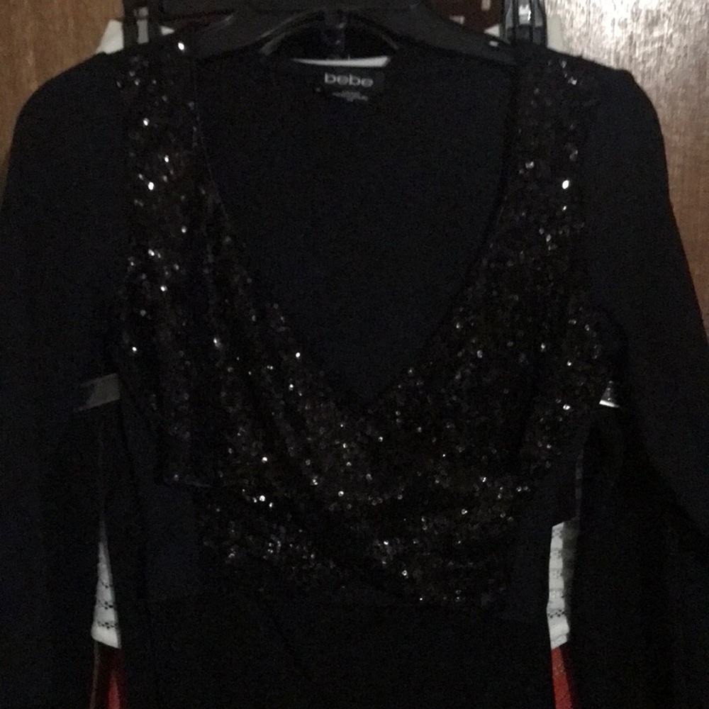 Bebe dress up short blouse